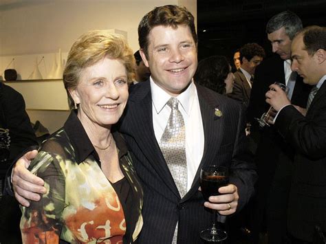 Heres How Patty Dukes Son Sean Astin Learned。